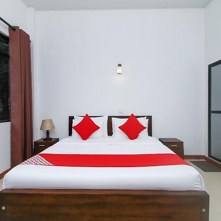 Delphin Hotel Nuwara Eliya Room photo