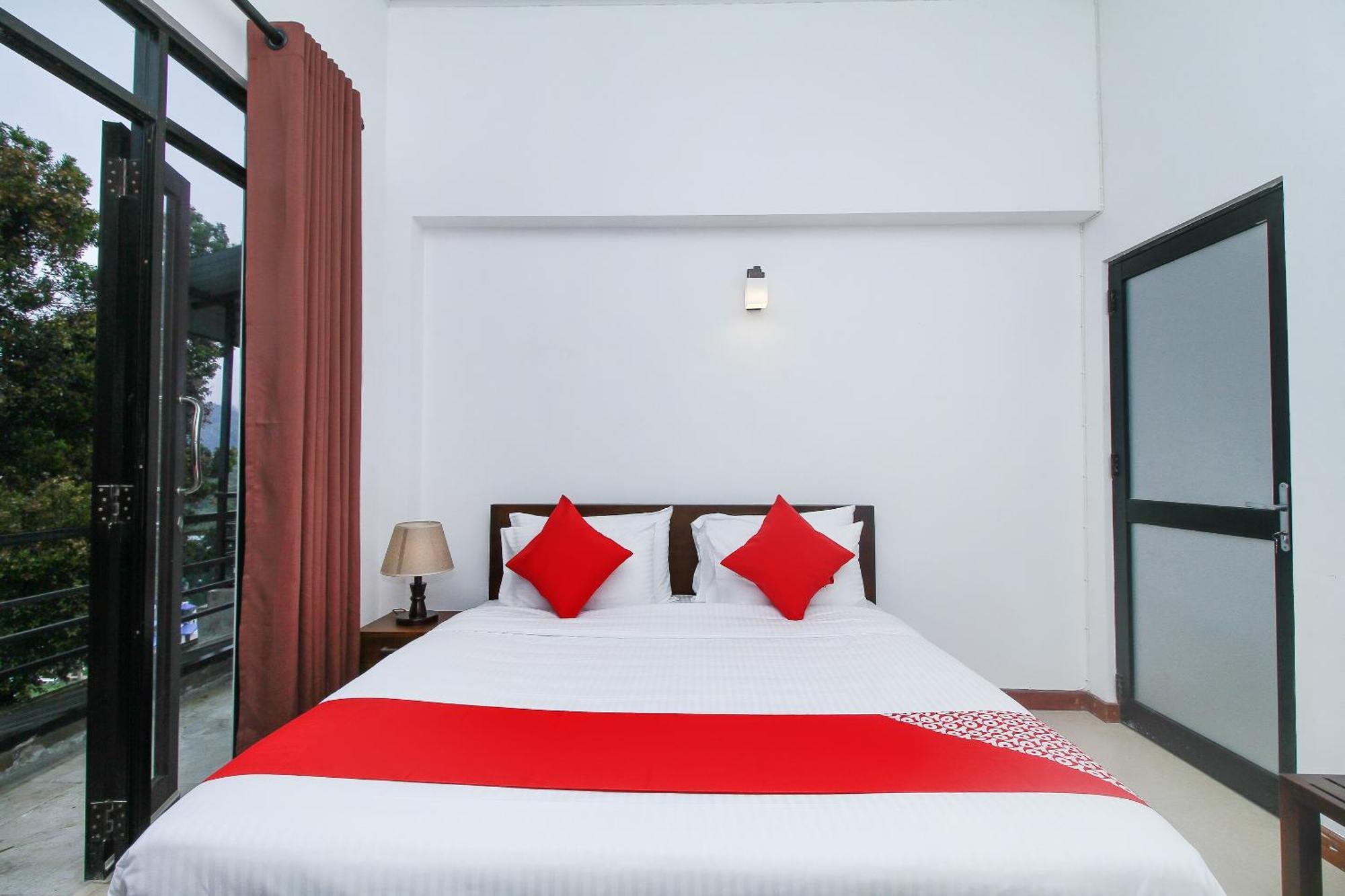 Delphin Hotel Nuwara Eliya Room photo