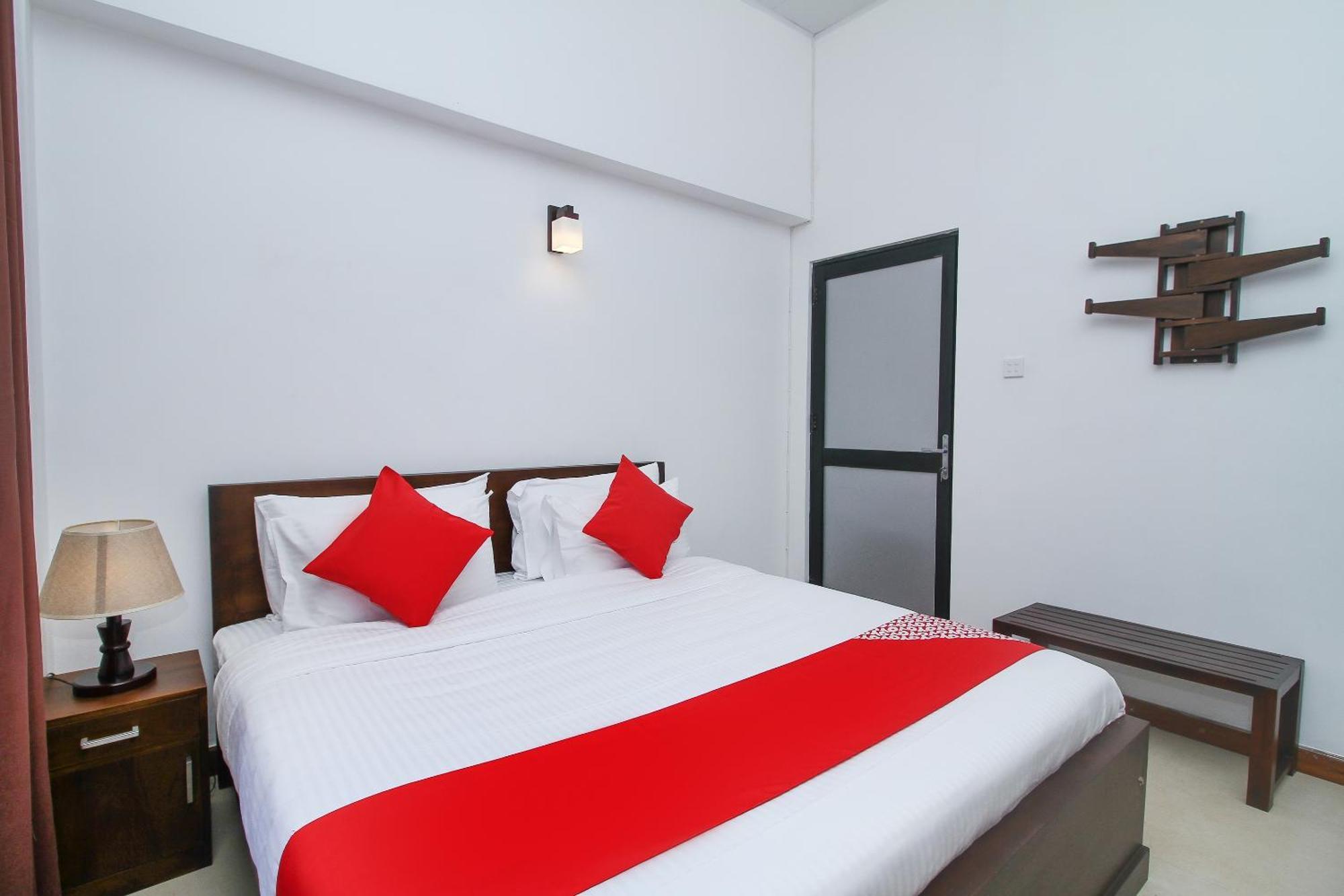 Delphin Hotel Nuwara Eliya Room photo