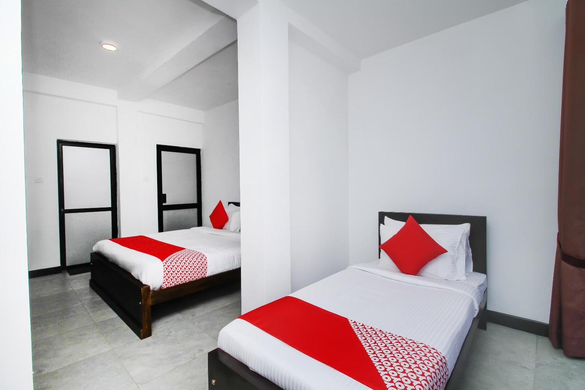 Delphin Hotel Nuwara Eliya Room photo