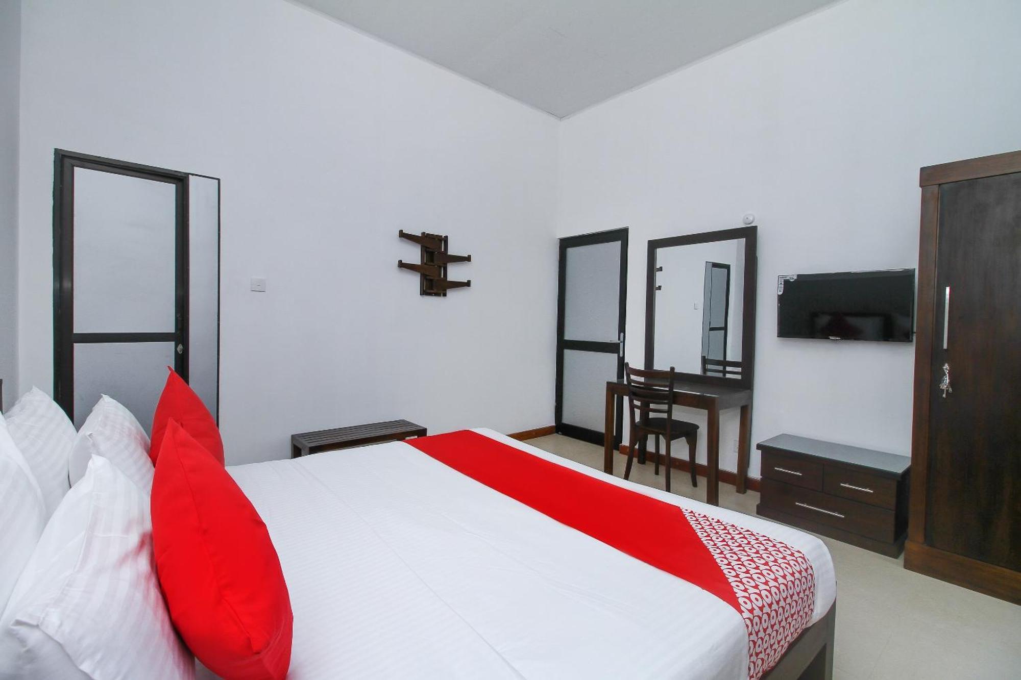 Delphin Hotel Nuwara Eliya Room photo