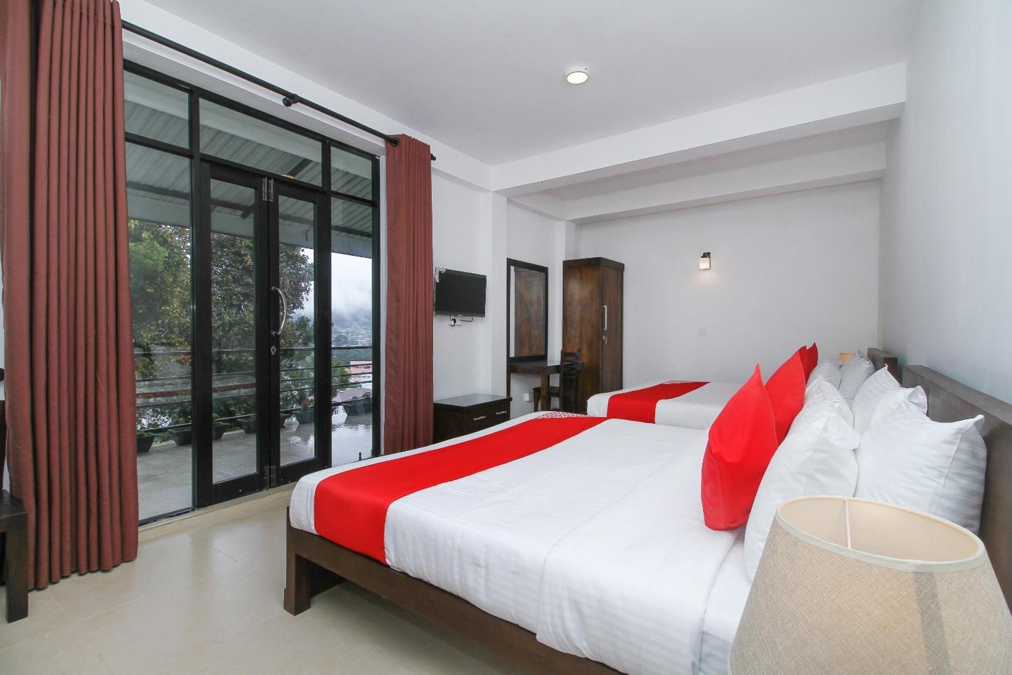 Delphin Hotel Nuwara Eliya Room photo